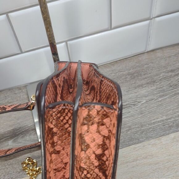 *6521 Michael Kors peach snakeskin convertible crossbody shoulder bag - Picture 6 of 13